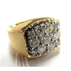 Men's 14 karat Gold Ring with 11 Diamonds