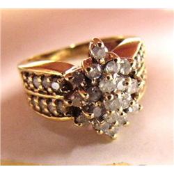 Lady's Ring with 35 Diamonds 3/4 carats diamonds