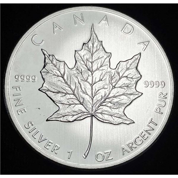 2010 Canada $5 Maple Leaf 1 ozt .9999 Silver