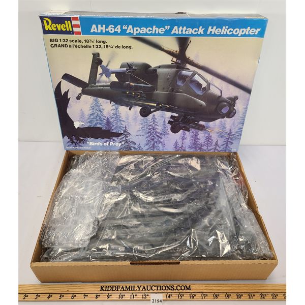 REVELL AH-64  APACHE  ATTACK HELICOPTER MODEL KIT - 1:32 SCALE