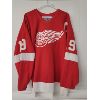 Image 2 : STEVE YZERMAN AUTOGRAPHED CCM JERSEY - JSA CERT