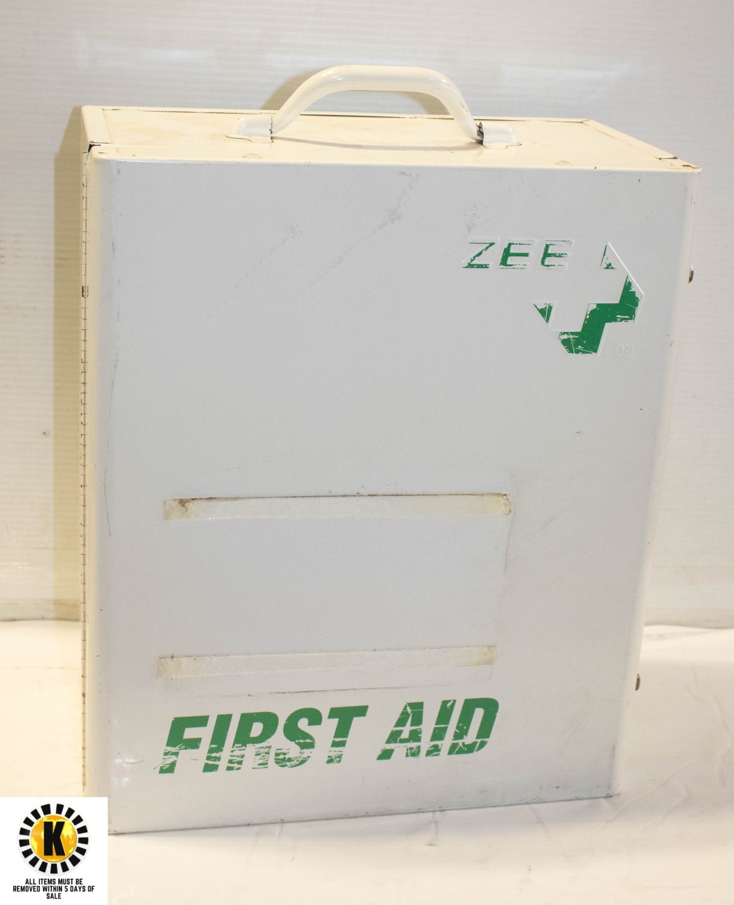 LARGE WALL HANGING FIRST AID KIT WITH