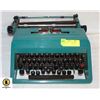 Image 1 : VINTAGE MANUAL TYPEWRITER - TEAL GREEN,