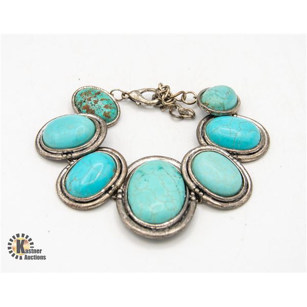 INDIGENIOUS NAVAHO TURQUOISE BRACELET