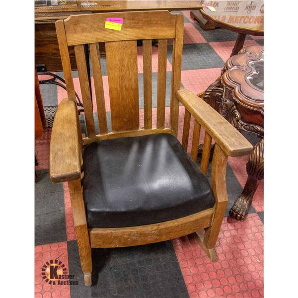 VINTAGE WOODEN ROCKING CHAIR