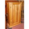 Image 1 : SMALL PINE SINGLE DOOR CABINET H-28.5" W-7.5"
