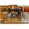 Image 2 : ANTIQUE EATON PEDESTAL SEWING MACHINE