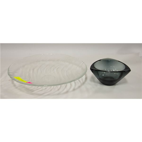 2 ART DECOR SERVING DISHES