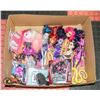 Image 1 : BOX OF MONSTER HIGH FIGURINES WITH BOOKS