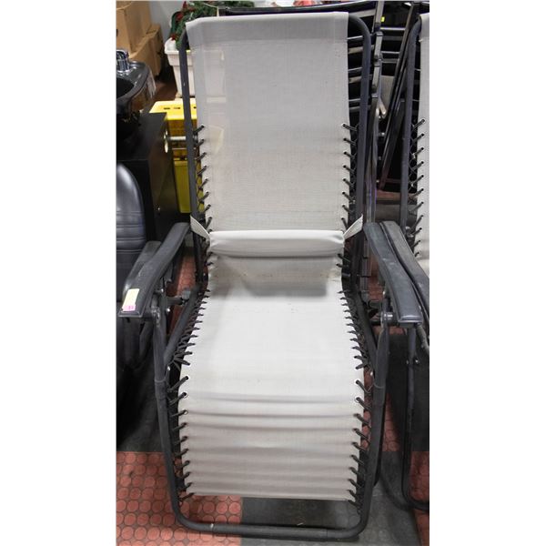 ZERO GRAVITY LOUNGE CHAIR