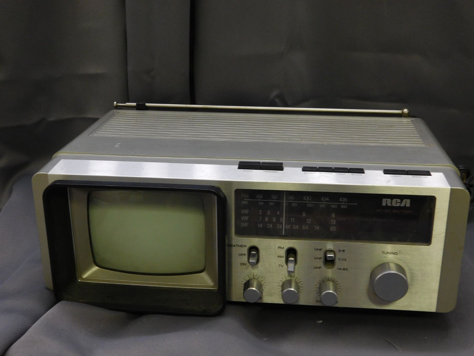 RCA AC/DC Portable TV