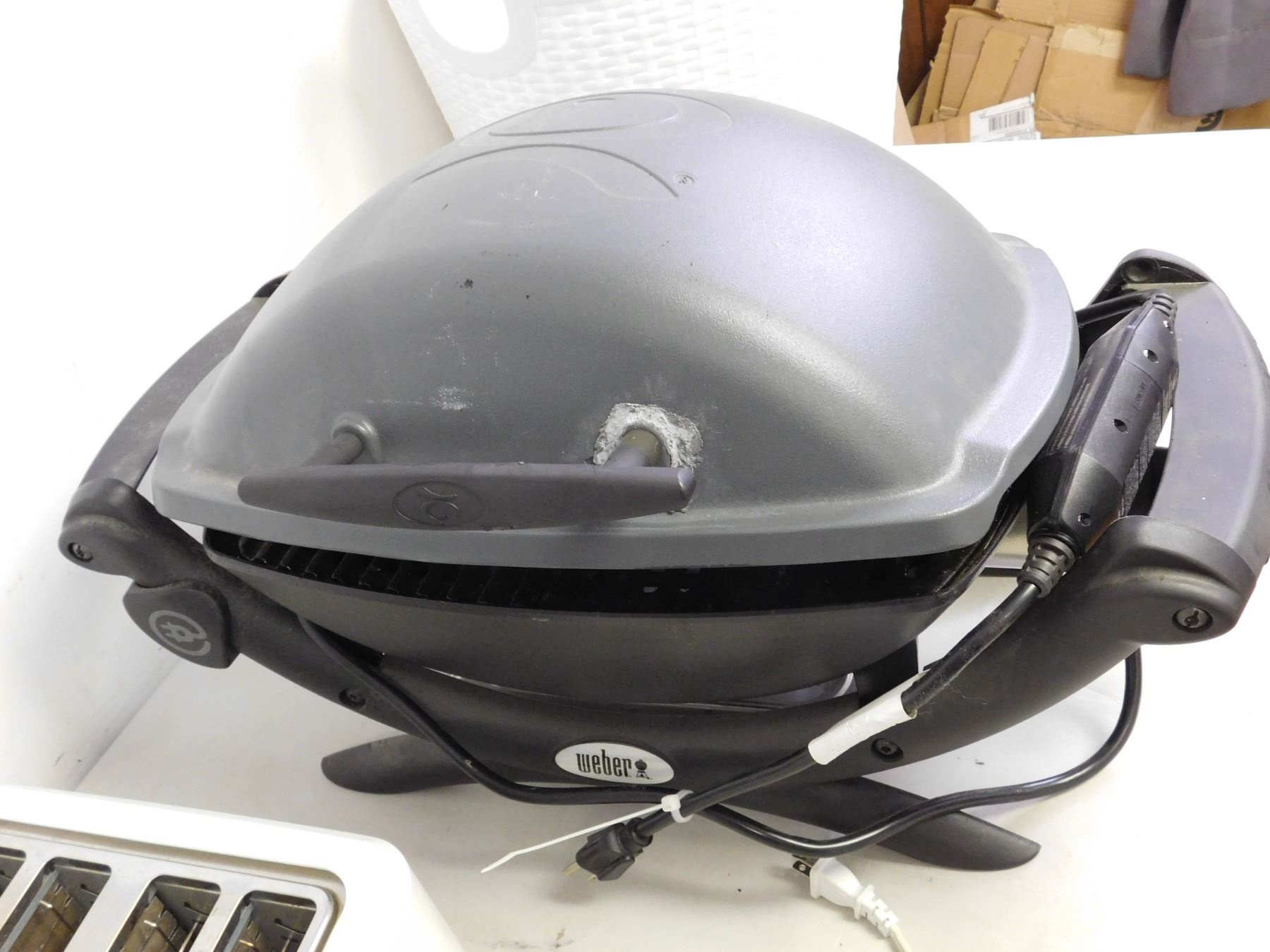 Lot of 4 pcs Kitchenware Modern Toaster, Scales Vintage and Modern ...