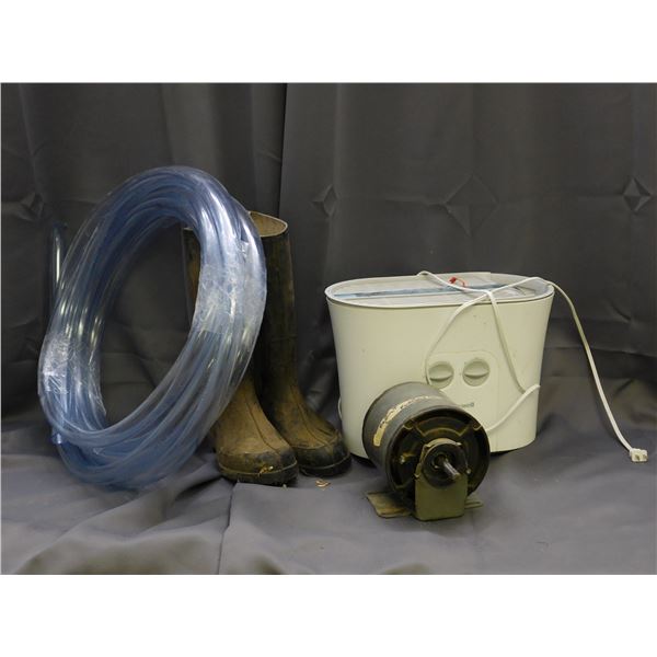 Lot of 4 Assorted Household Honeywell Humidifier, Rain Boots, PVC