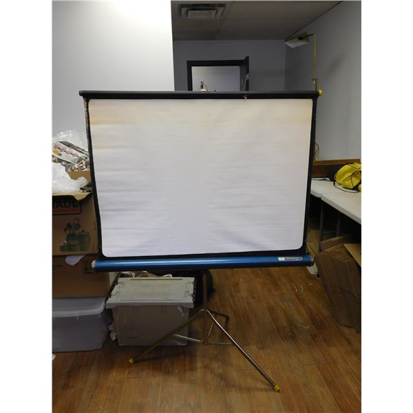 Vintage Radiant Leader Pull Up Projector Screen