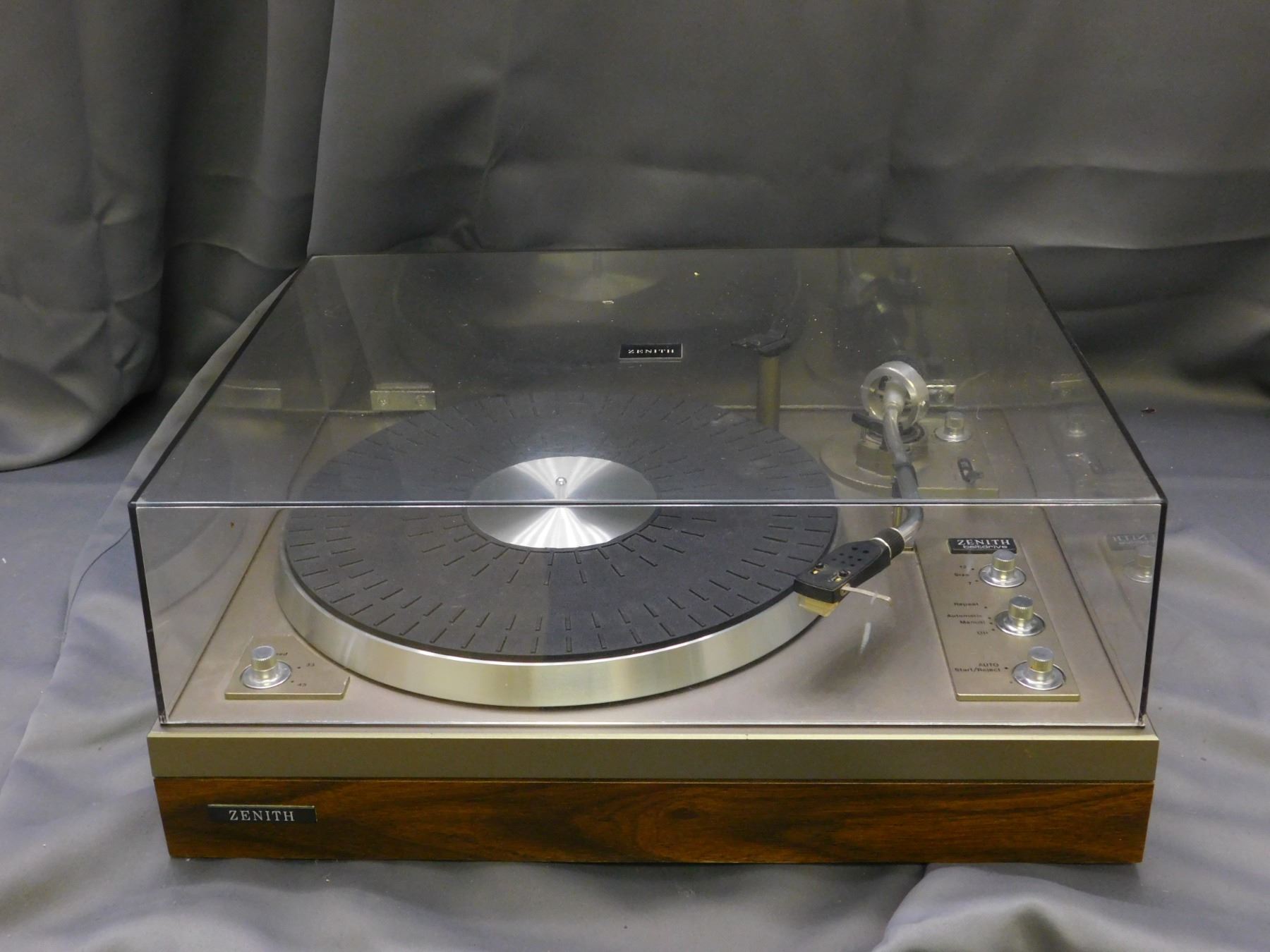 Zenith Belt Drive Turntable Record Player Garrard GT25C