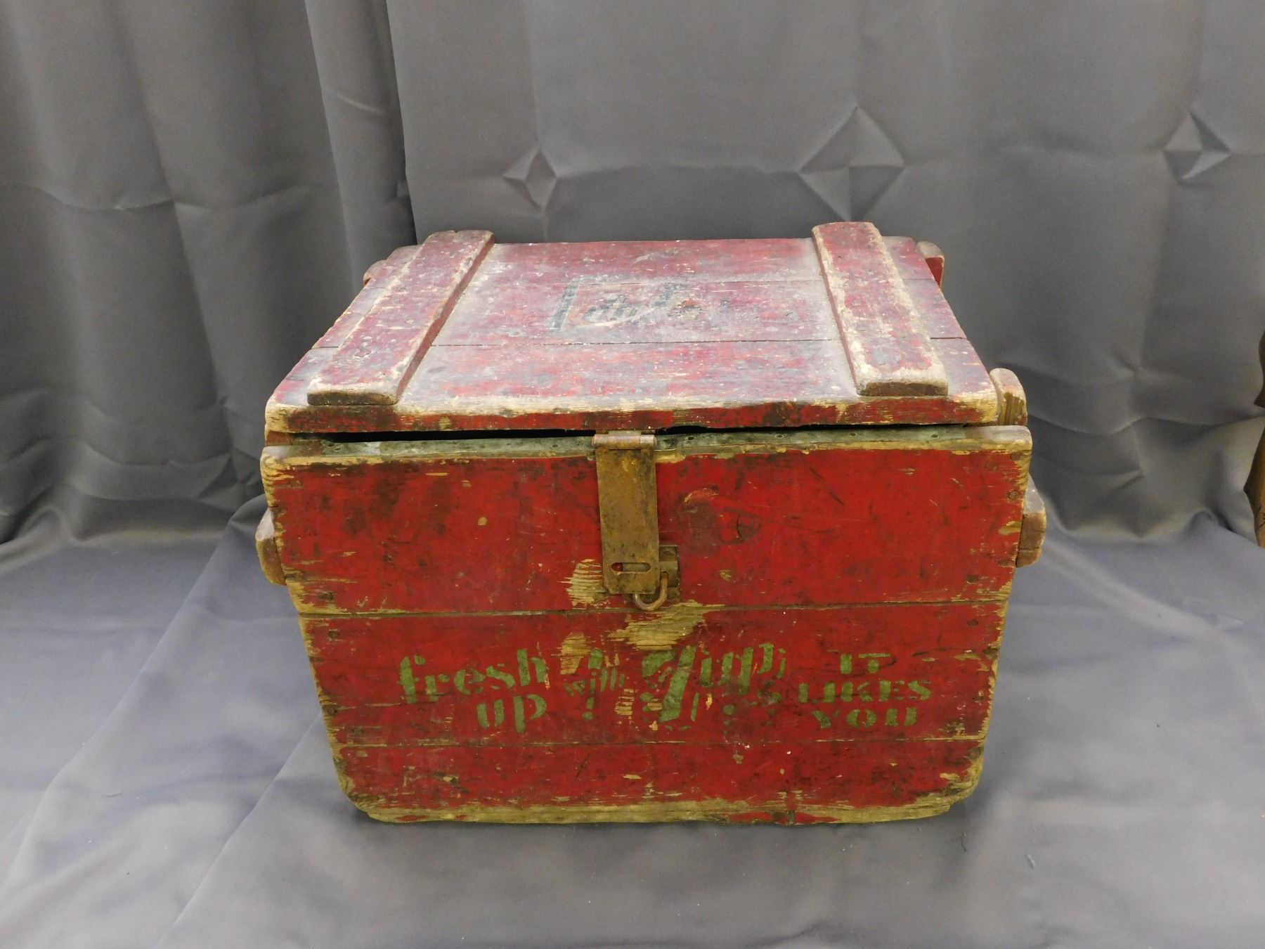 Vintage Antique 7Up Red Wooden Tin Lined Cooler Ice Chest
