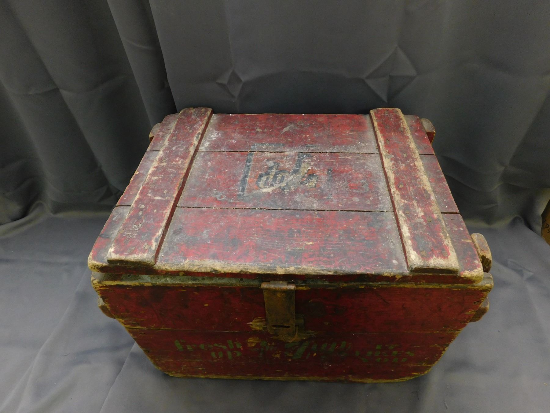 Vintage Antique 7Up Red Wooden Tin Lined Cooler Ice Chest