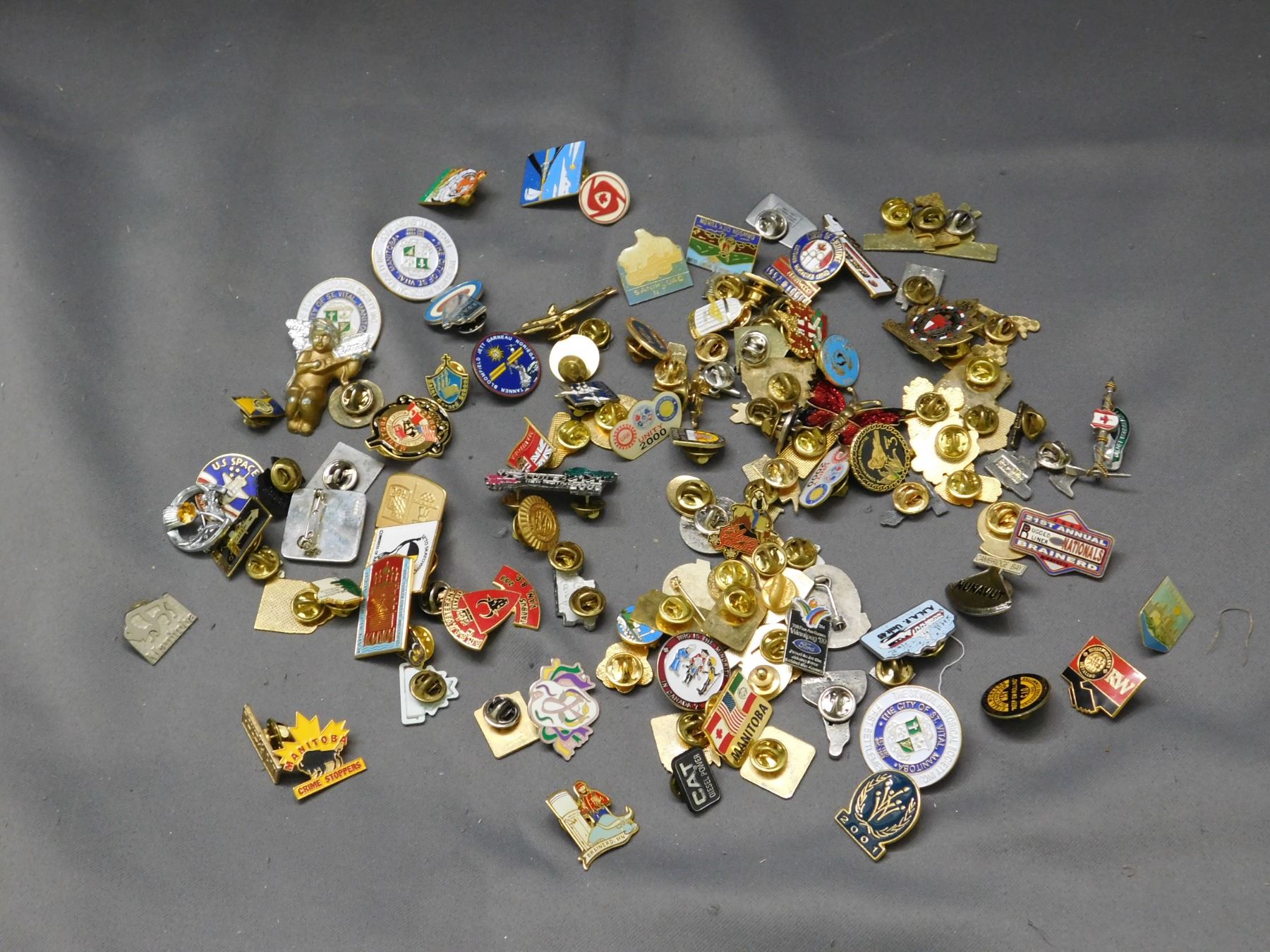 Lot of 100+ Lapel Pins, Tourism, Sports, Advertising, Misc