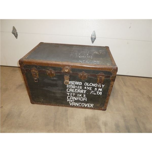 1 Antique Trunk