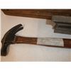 Image 2 : Vintage Stanley Level, Hammer and