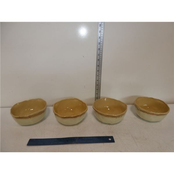 Set of 4 Medalta Matching Bowls