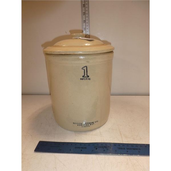 Medalta Potteries 1 Gallon Lidded Crock