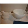 Image 4 : 2 Sets of White Glass Hen on Nest