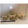 Image 2 : Vintage Set of 3 Nesting Fire King Tulip Design