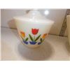 Image 4 : Vintage Set of 3 Nesting Fire King Tulip Design