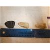 Image 2 : 3 Authentic Arrowheads and North American Tools