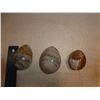 Image 1 : 2- Grey Agate Stone Egg and 1 Bezgon's Blood Jaspe