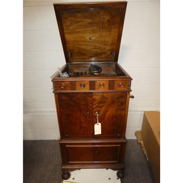 Antique 1928 Victrola