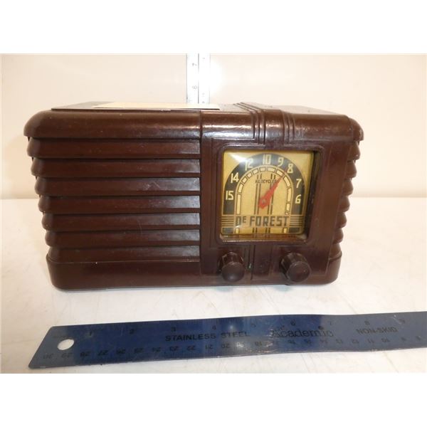 Antique DeForest Bakelite Radio