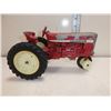 Image 1 : Vintage True Scale Model Tractor International