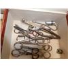 Image 3 : Assortment of Vintage Sewing Accesories