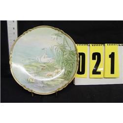 9 1/2" swan plate w/gold scalloped trim