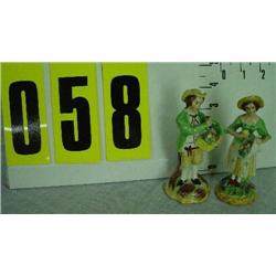 2 Olde English Staffordshire figurines