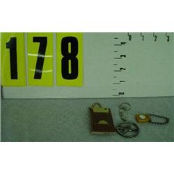 Pegasus & Mobil oil chains & charms (3)