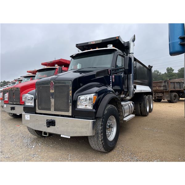 2022 KENWORTH T880S Dump Truck