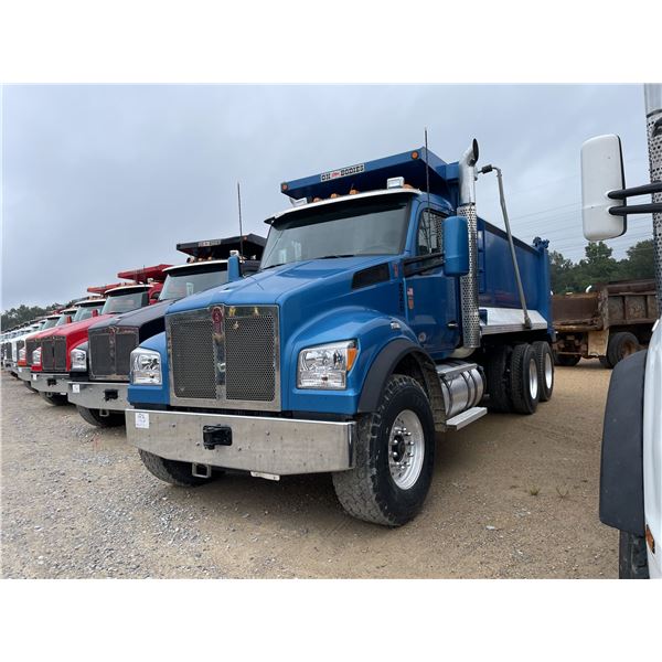 2022 KENWORTH T880S Dump Truck