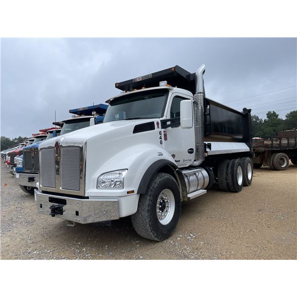 2022 KENWORTH T880 Dump Truck