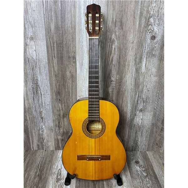 Garcia Classical ACC Guitar w/ Soft Case