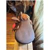Image 1 : English Vintage Leather Side Saddle Seat Size 23
