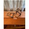 Image 2 : 2 Vintage Steel Stirrups 6H 4.5W