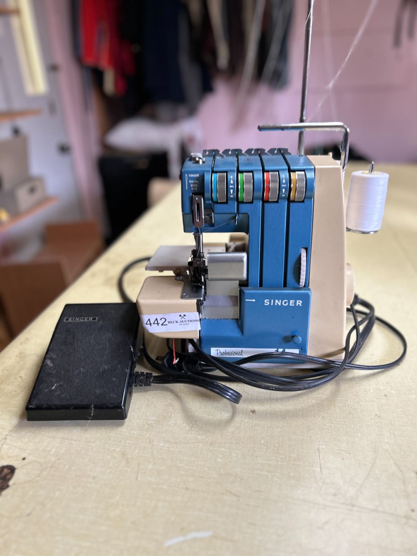 Singer Vintage Sewing Machine Model 14 U13 - Beck Auctions Inc.