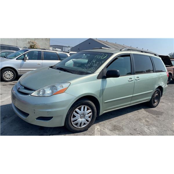 2009 Toyota Sienna CE 7-Passenger