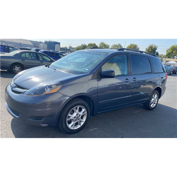 2006 Toyota Sienna LE 7 Passenger