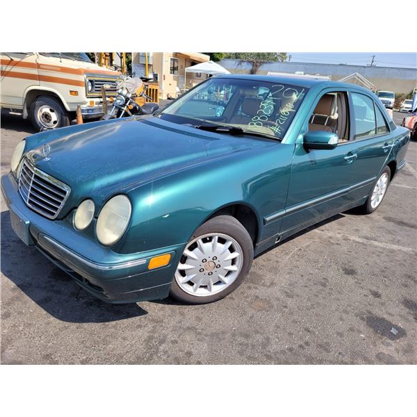 2001 Mercedes-Benz E-Class E 320