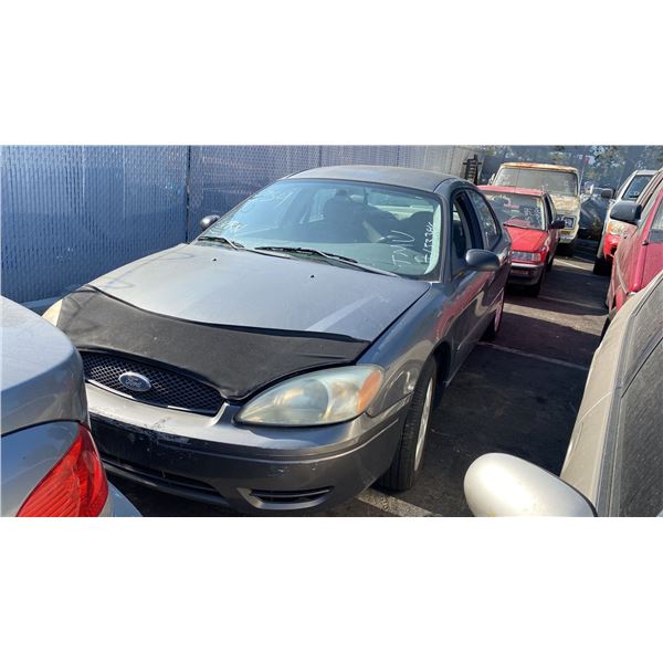 2005 Ford Taurus SE