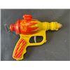 Image 2 : VINTAGE BUCK ROGERS 25TH CENTURY LIQUID HELIUM WATER PISTOL TOY